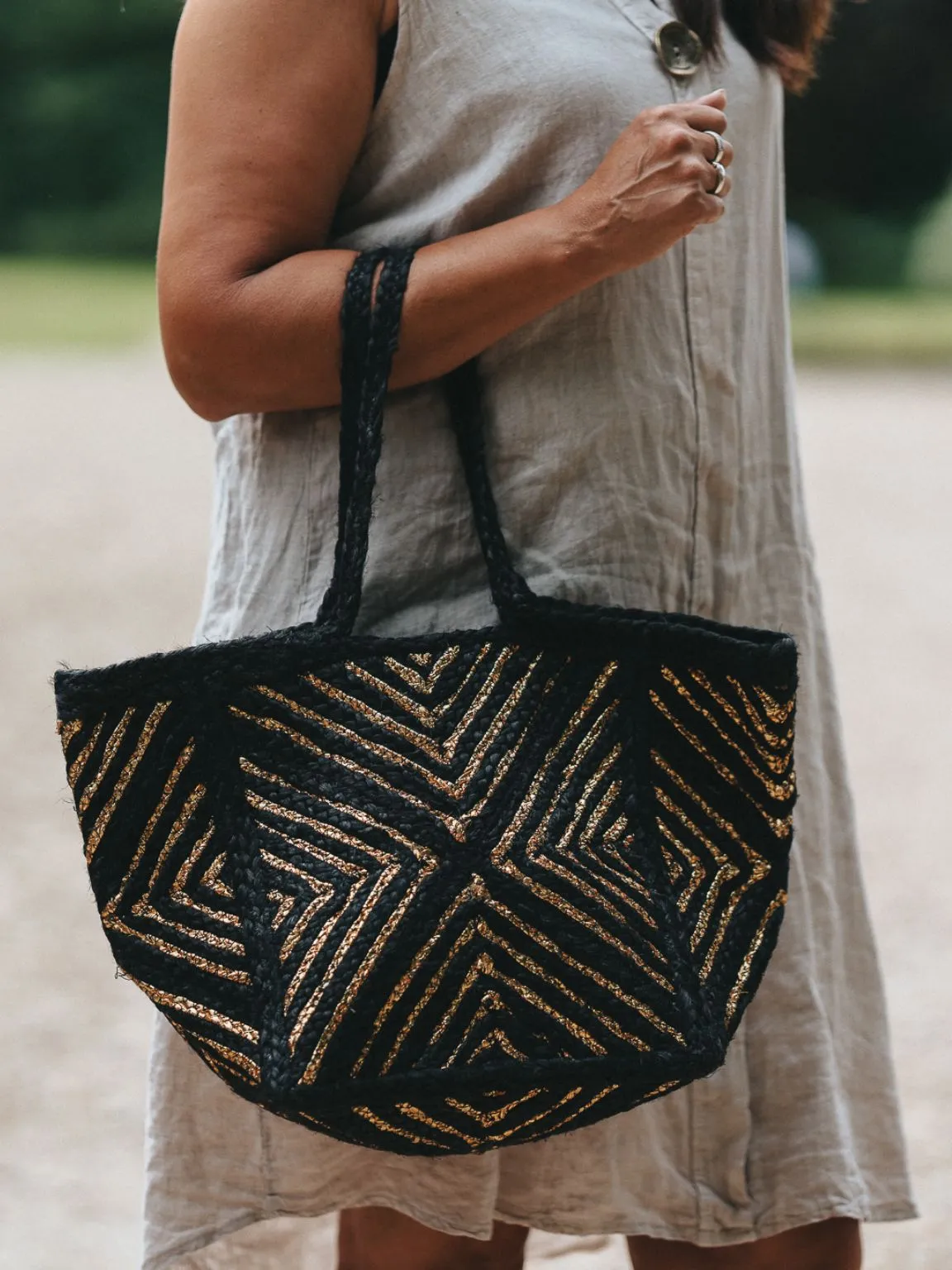 Diamond Metallic Pattern Woven Bag